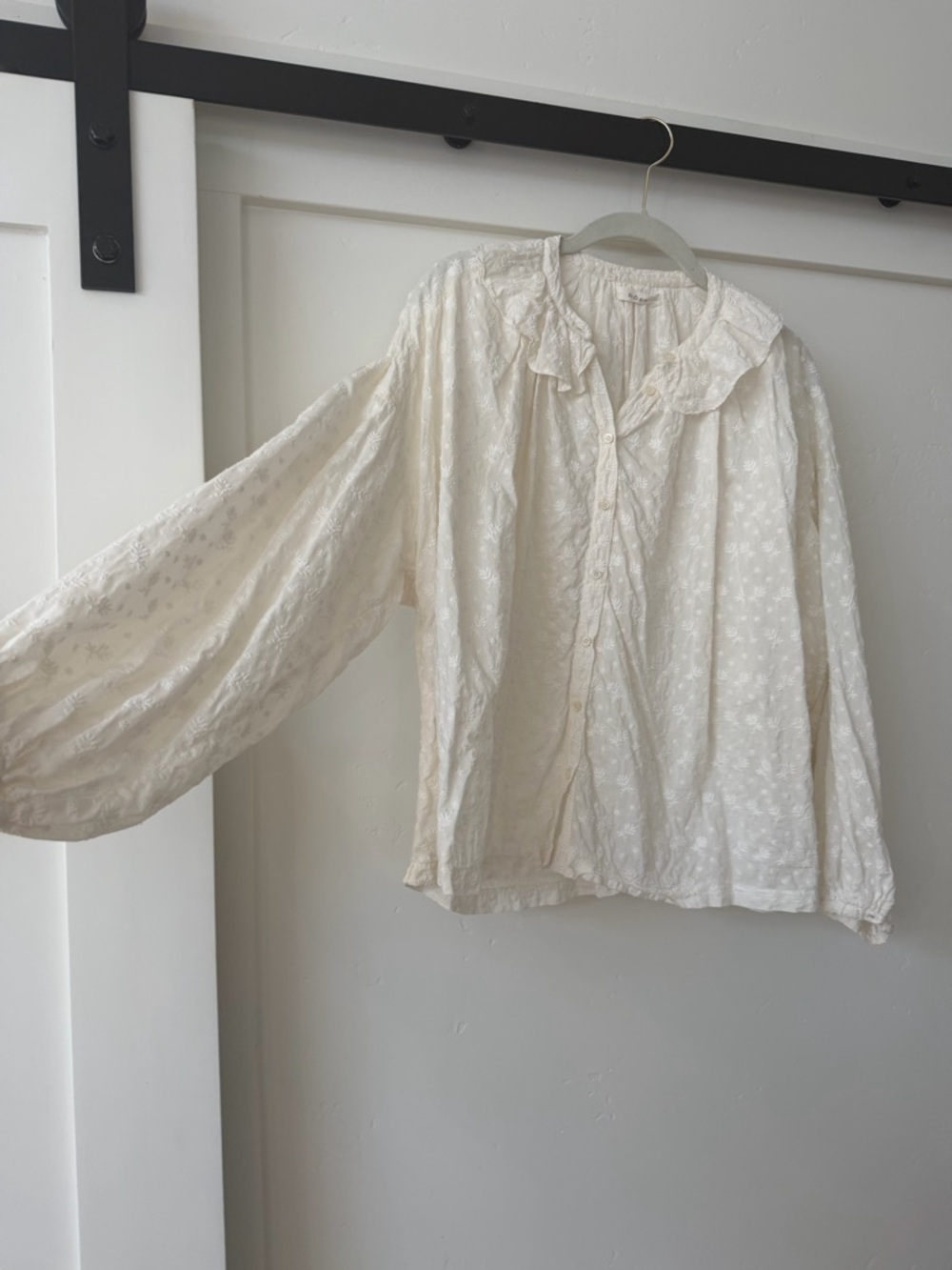 Doen Cream Floral Ruffled Button-Front Blouse